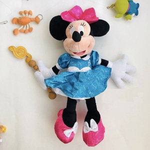 Minnie Fantasia Plush Disney Plush a7796c561c033735a2eb6c: Rosa