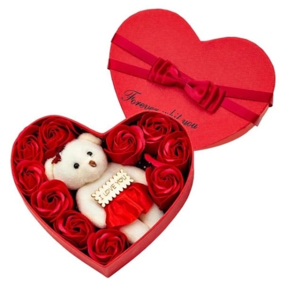 Tvålrosor presentförpackning med söt nallebjörn Alla hjärtans dag a7796c561c033735a2eb6c: Pink|Red